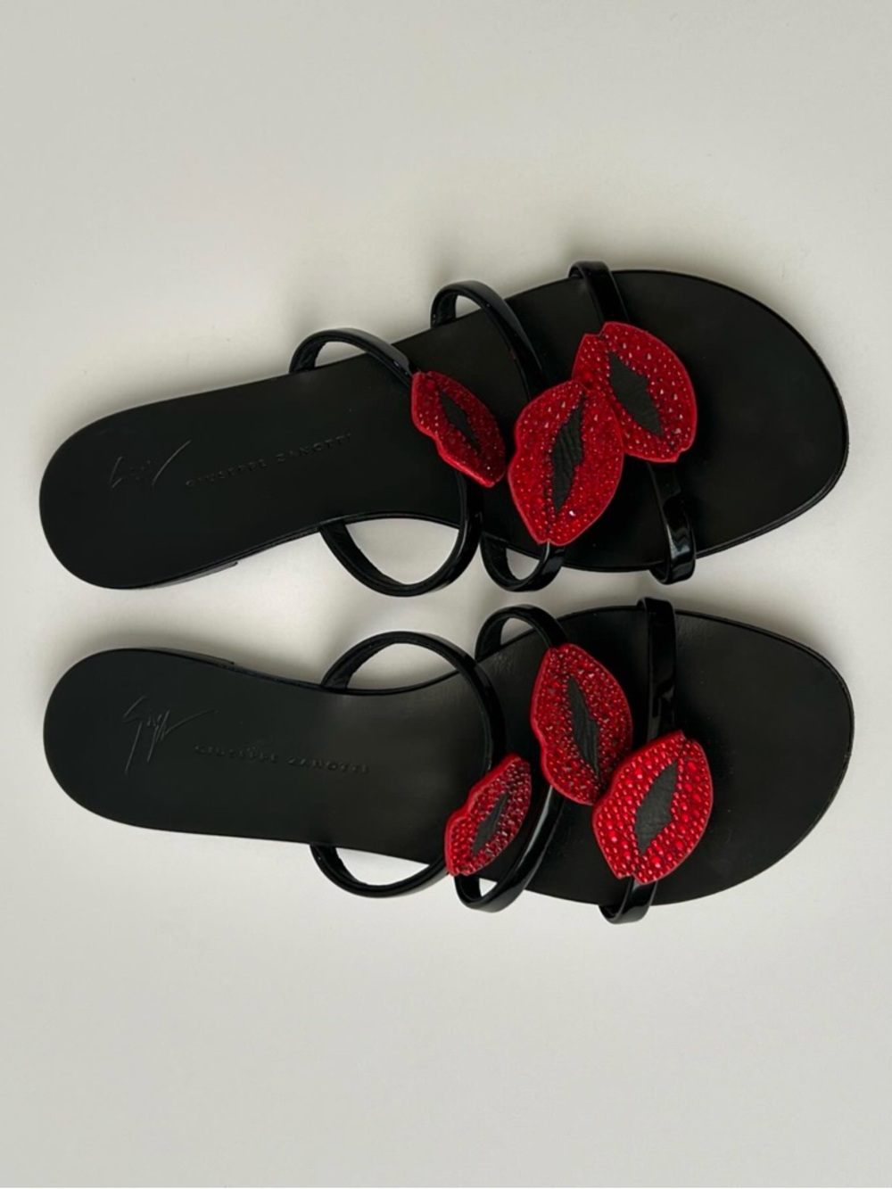 Giuseppe Zanotti Black Slide Sandals with Red Lip Appliqués - Picture 3 of 3